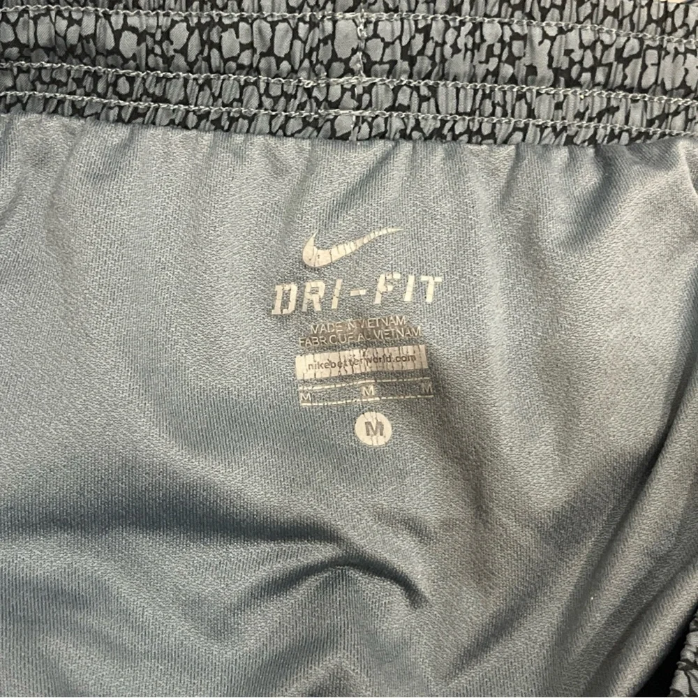 Nike Women’s Gray Black‎ Abstract Dots Dri-Fit Lined Running Shorts Size Medium